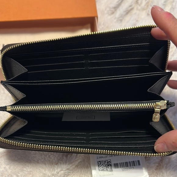 Louis Vuitton Reverse Monogram Zippy Wallet - Picture 6 of 11